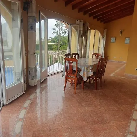 Villa Confortable At Only 100 Meter From The Beach, Supermarkets And The Restaurants