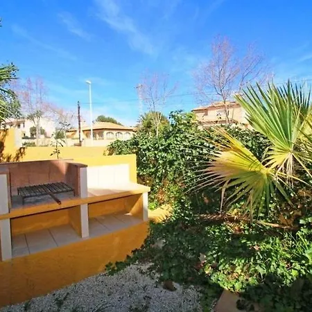 ヴィラ Confortable At Only 100 Meter From The Beach, Supermarkets And The Restaurants *